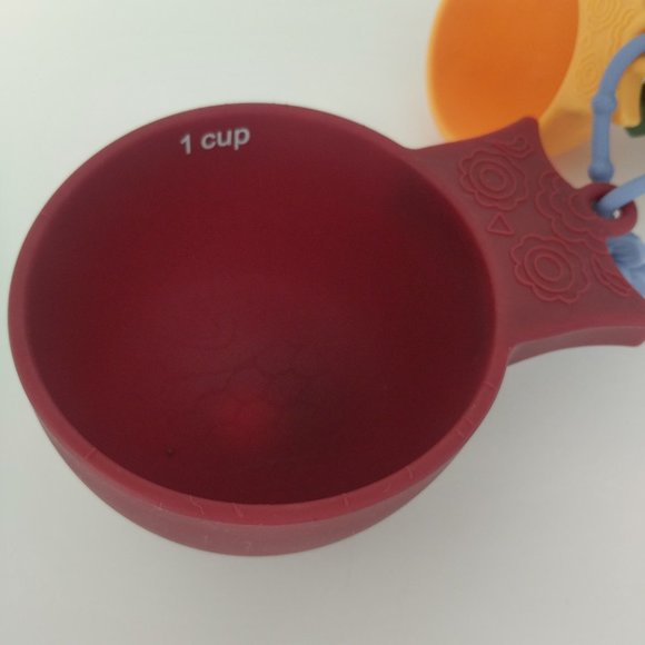 A baker's delight! Silicone measuring cups | Vibrant earthy tones | Kitc… - Picture 3 of 9